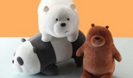 网红熊公仔吃瓜图片,萌态十足引网友热议